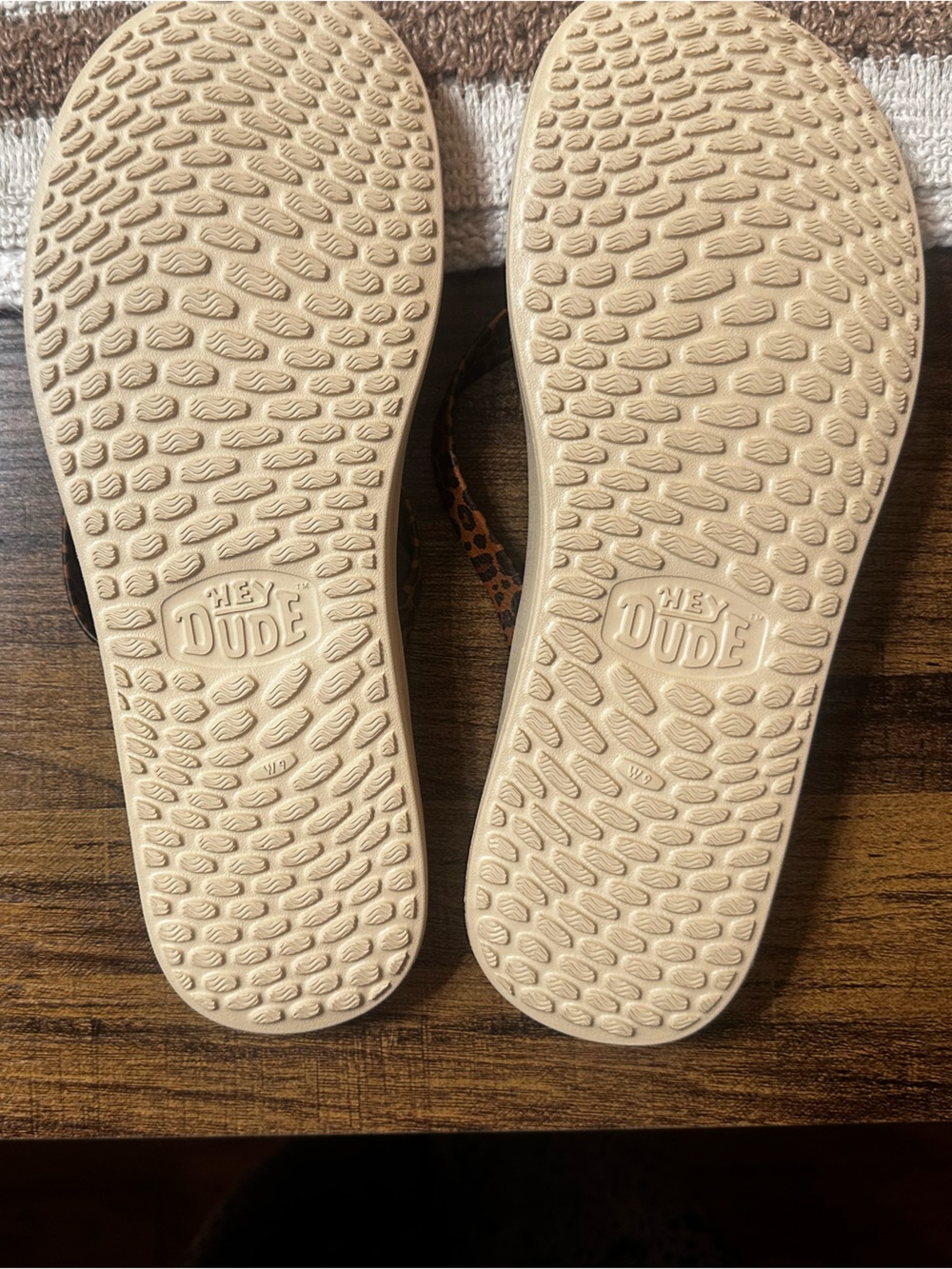 Hey dude flip flops - Picture 3 of 4